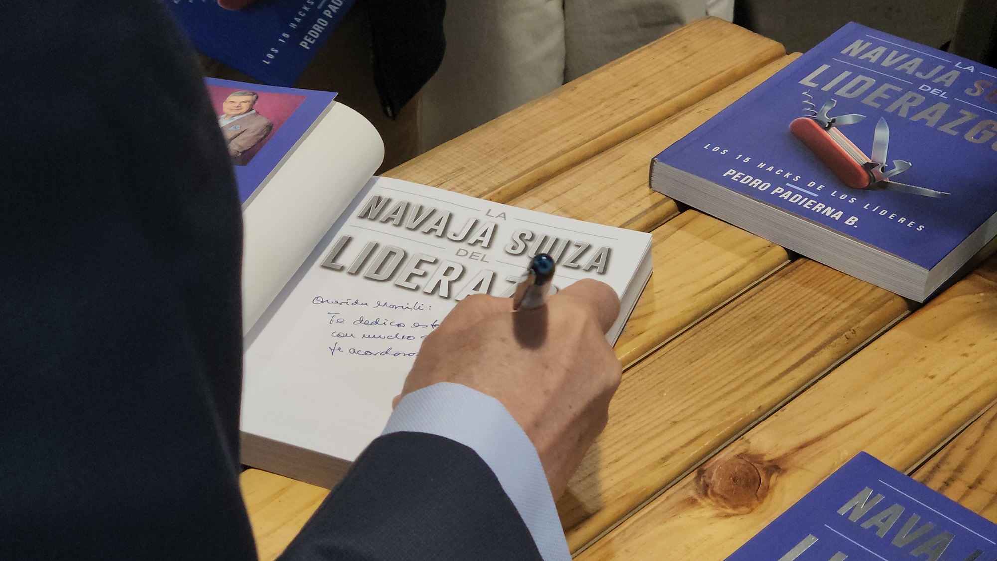 ¿Por qué más líderes están leyendo mi libro “La navaja suiza del liderazgo”?